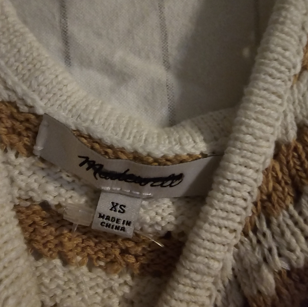 Striped Knit Tank Top - Picture 3 of 3